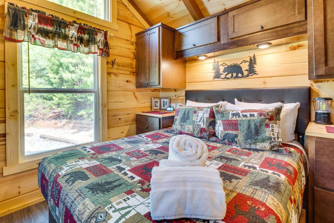Photo of Bedroom in Mill Spring