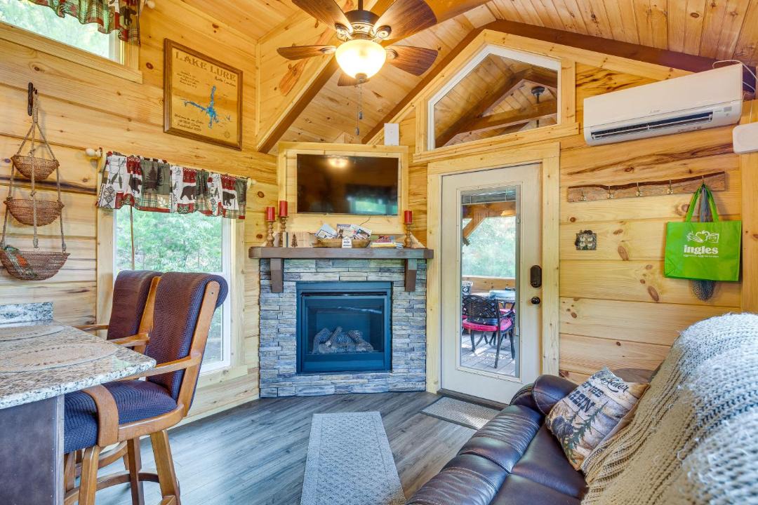 Photo of Livingroom in Mill Spring