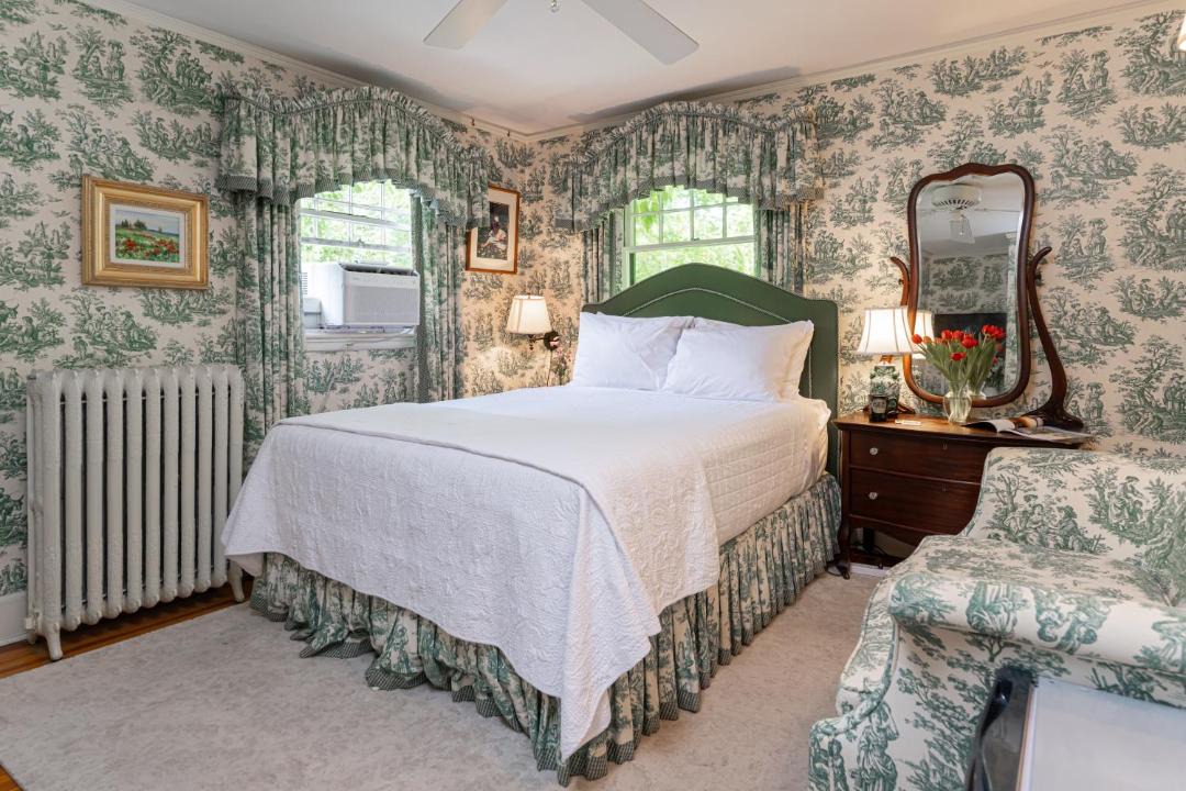 Photo of Bedroom in Historic Montford