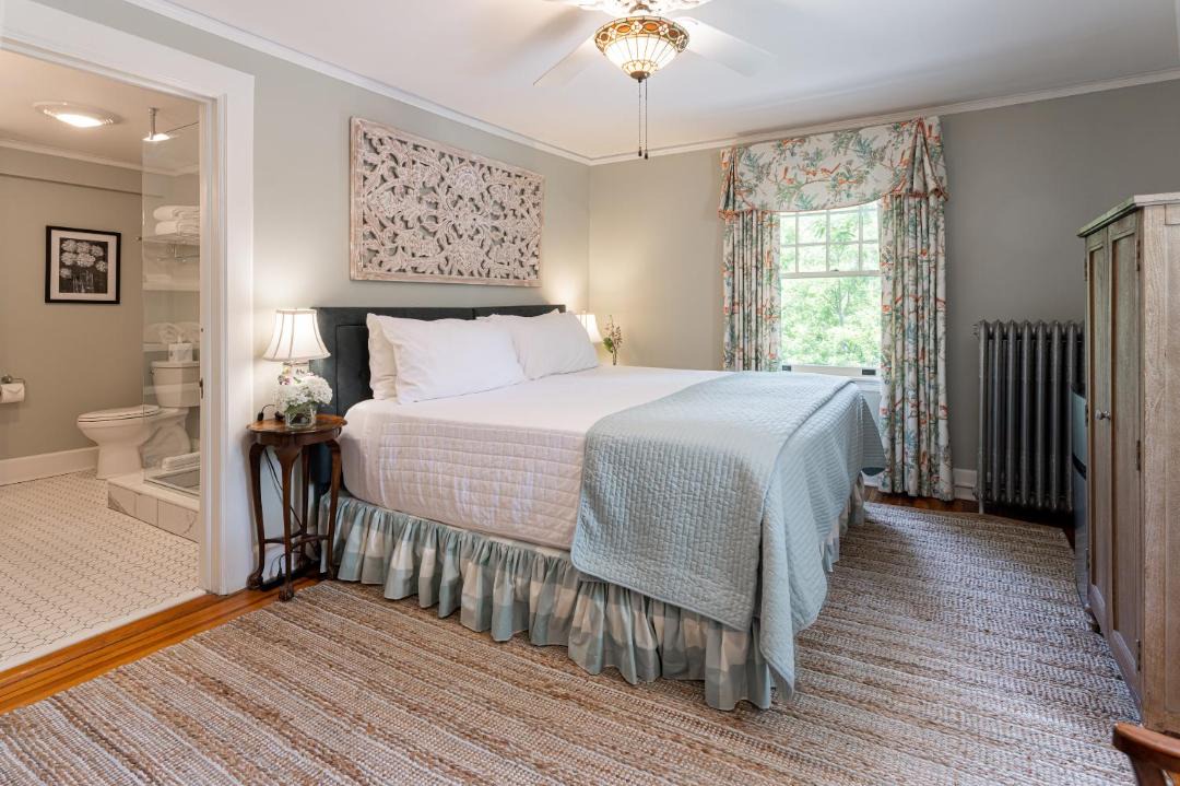 Photo of Bedroom in Historic Montford