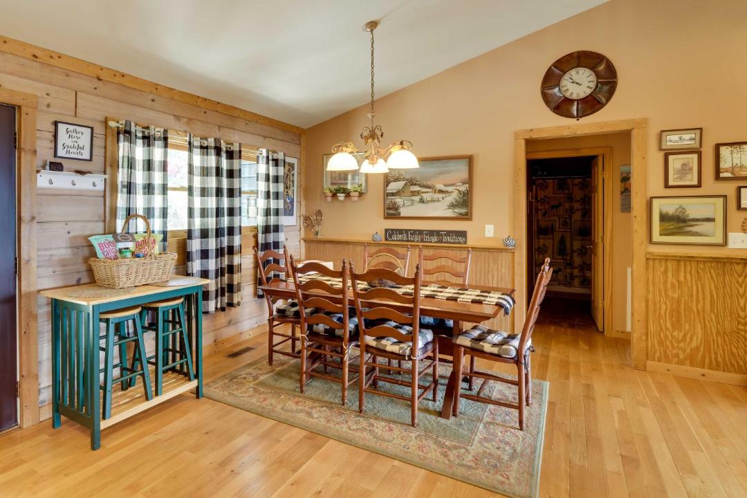 Photo of Livingroom in Bostic