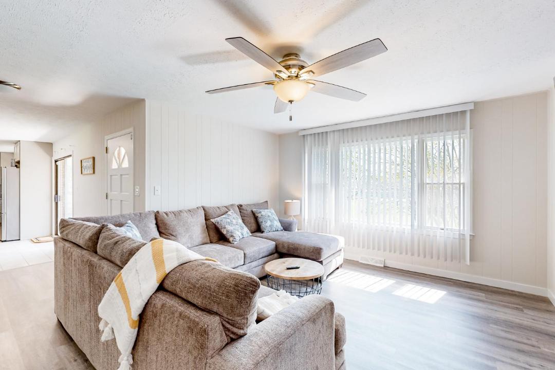 Photo of Livingroom in Mills River