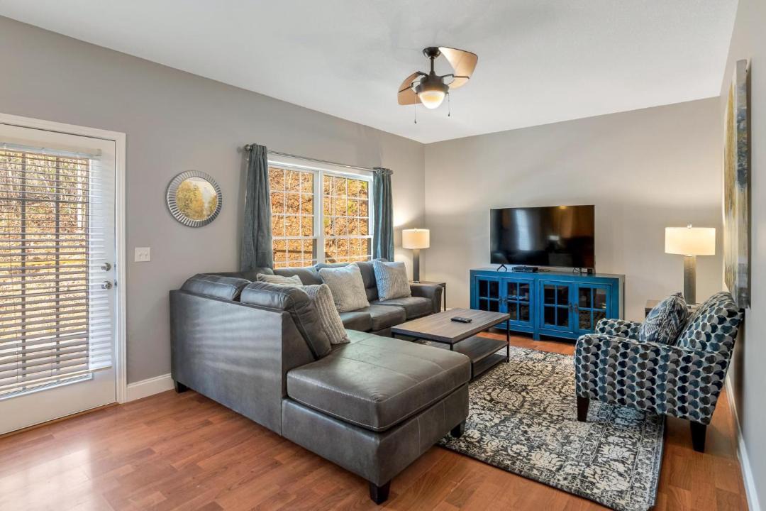 Photo of Livingroom in Asheville