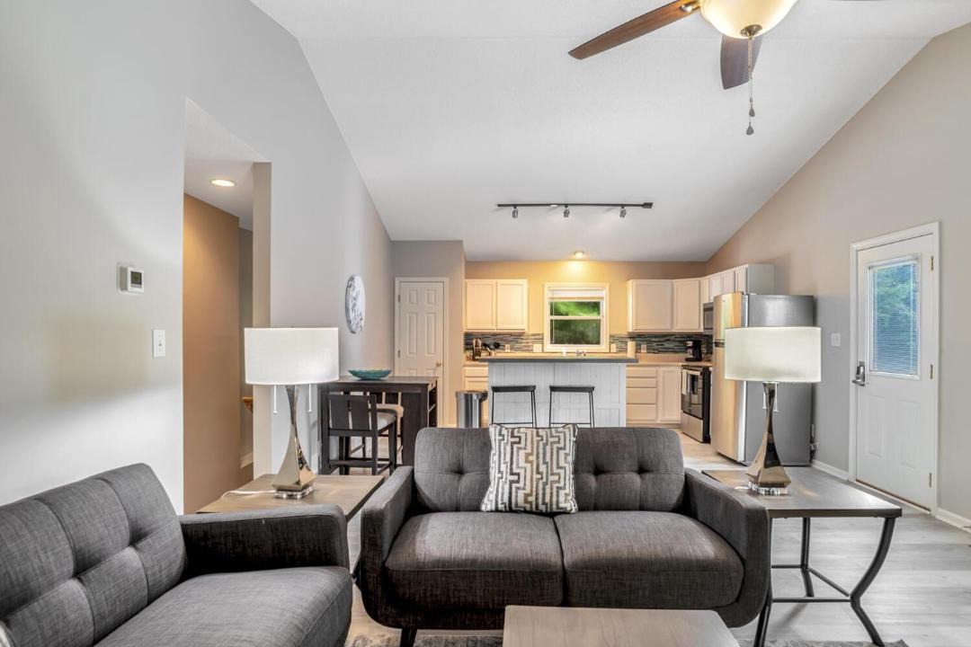 Photo of Livingroom in Royal Pines