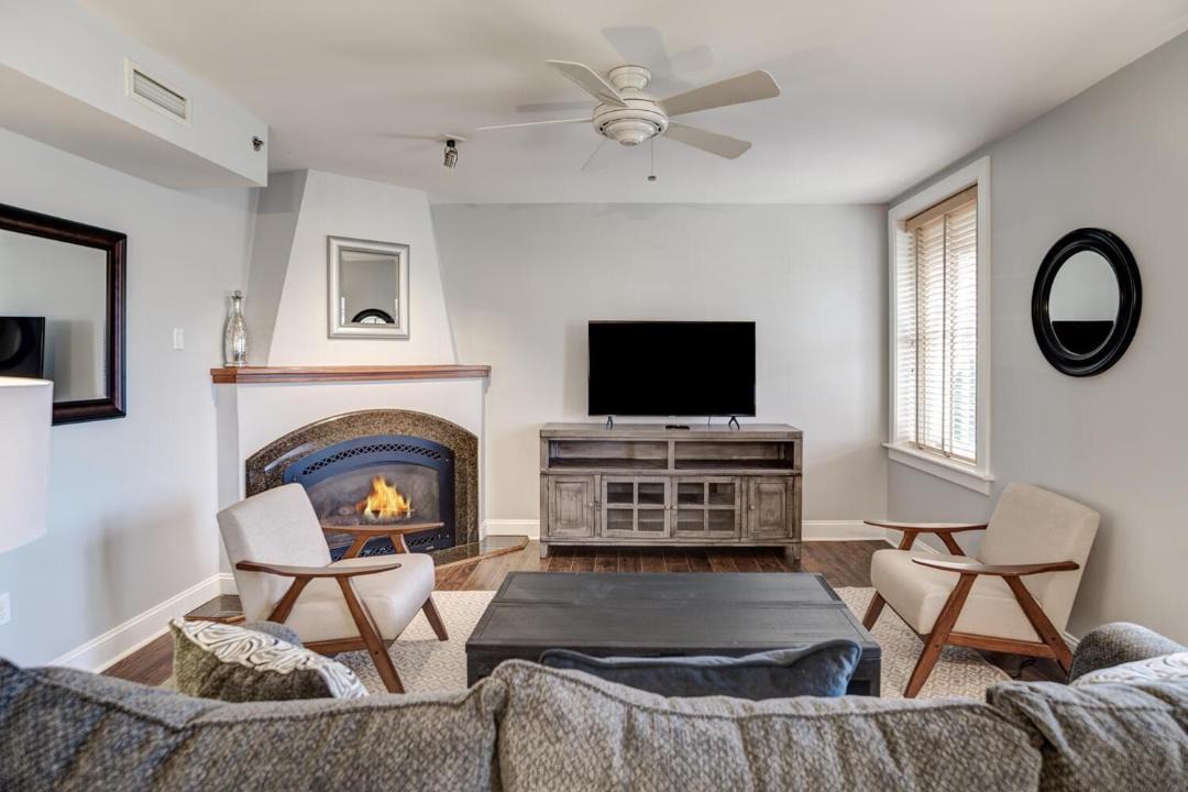 Photo of Livingroom in Asheville