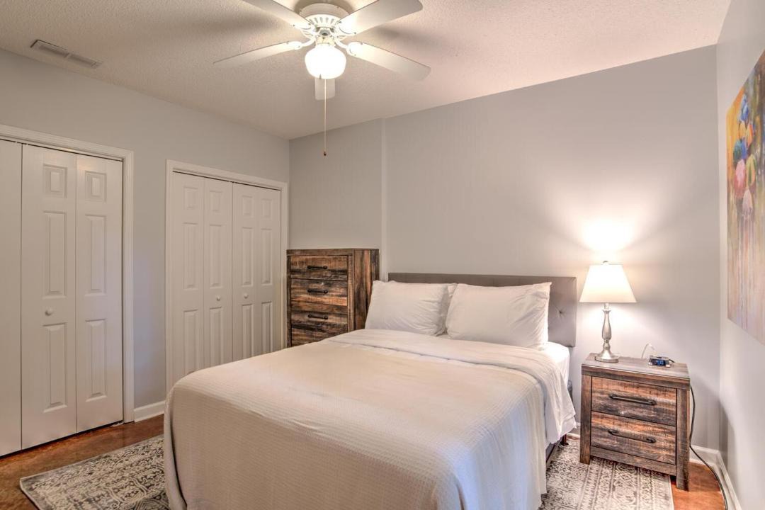Photo of Bedroom in Royal Pines