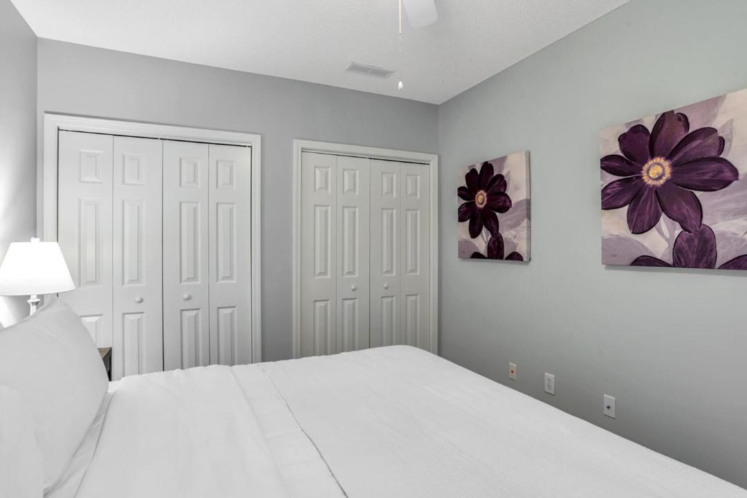 Photo of Bedroom in Royal Pines