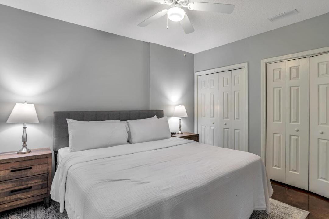 Photo of Bedroom in Royal Pines