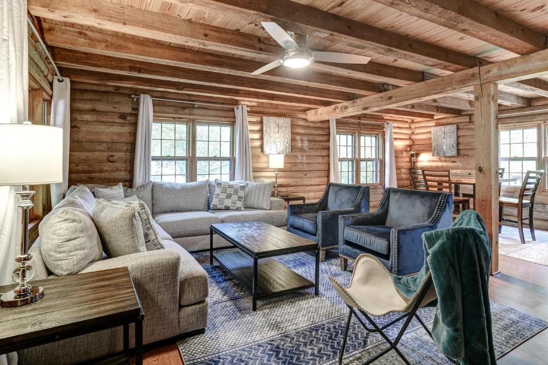 Photo of Livingroom in Royal Pines