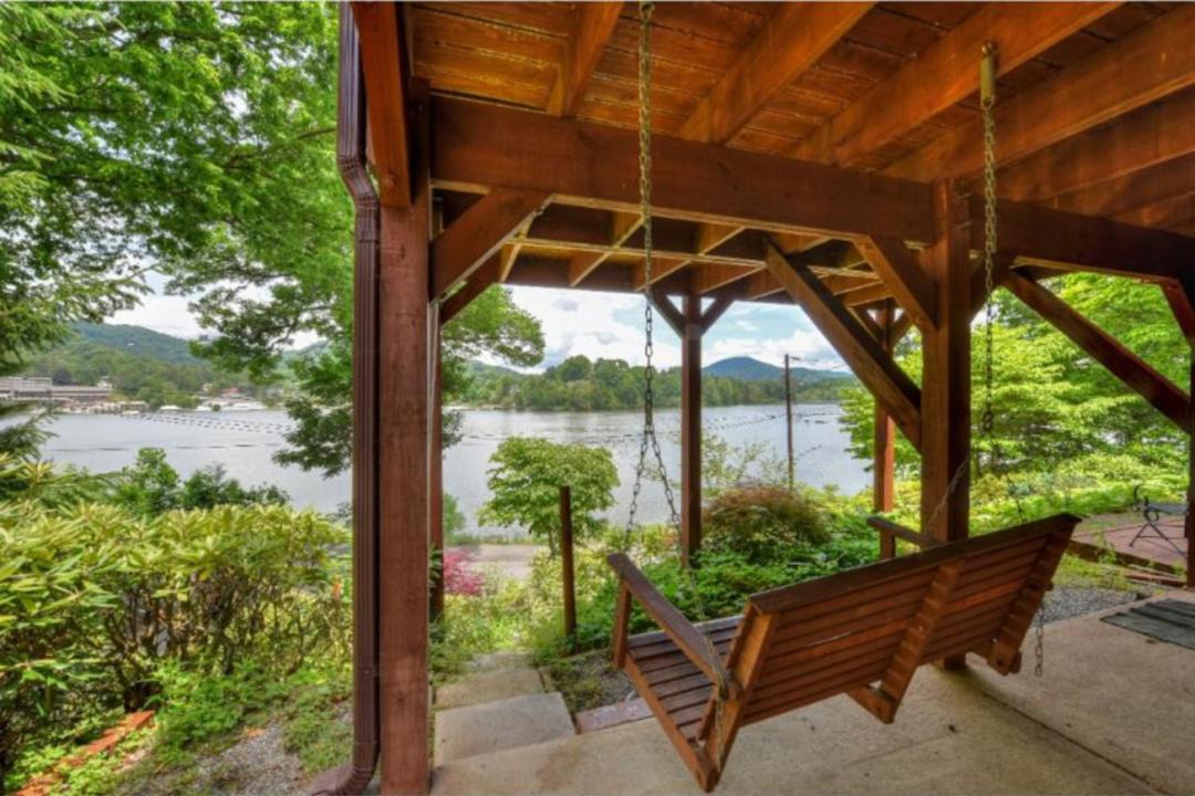 Photo of Patio Balcony in Lake Junaluska