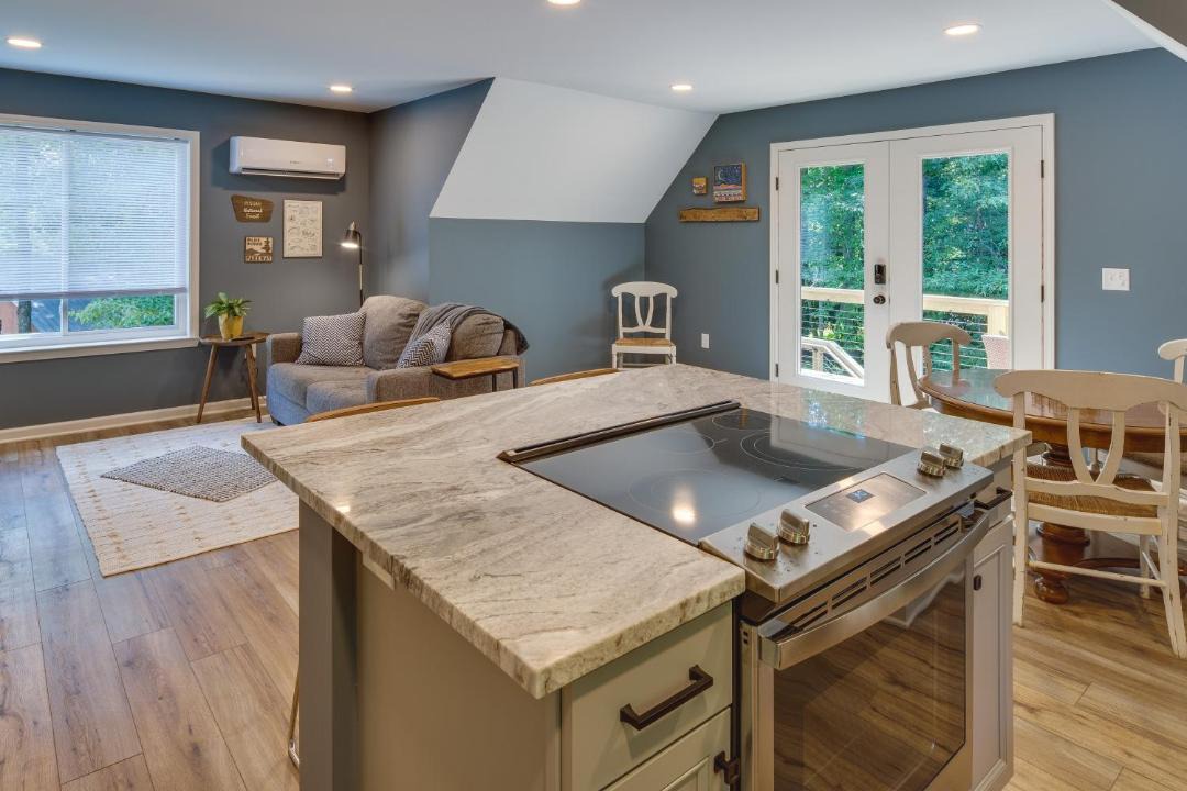 Photo of Livingroom in Mills River