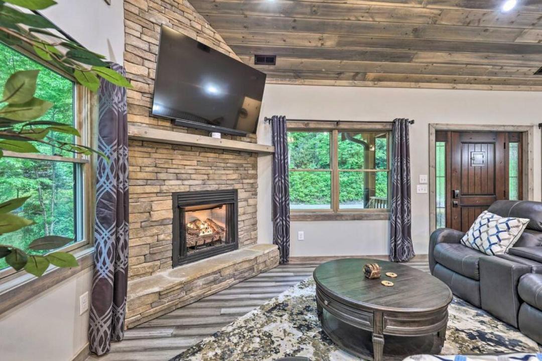 Photo of Livingroom in Boone