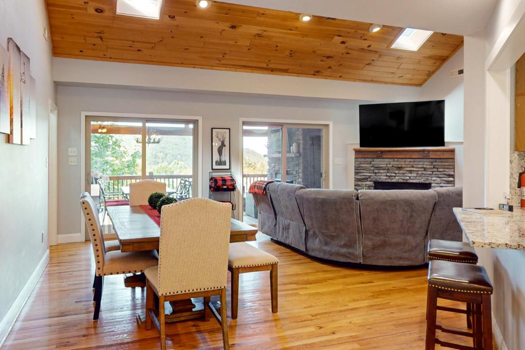 Photo of Livingroom in Beech Mountain