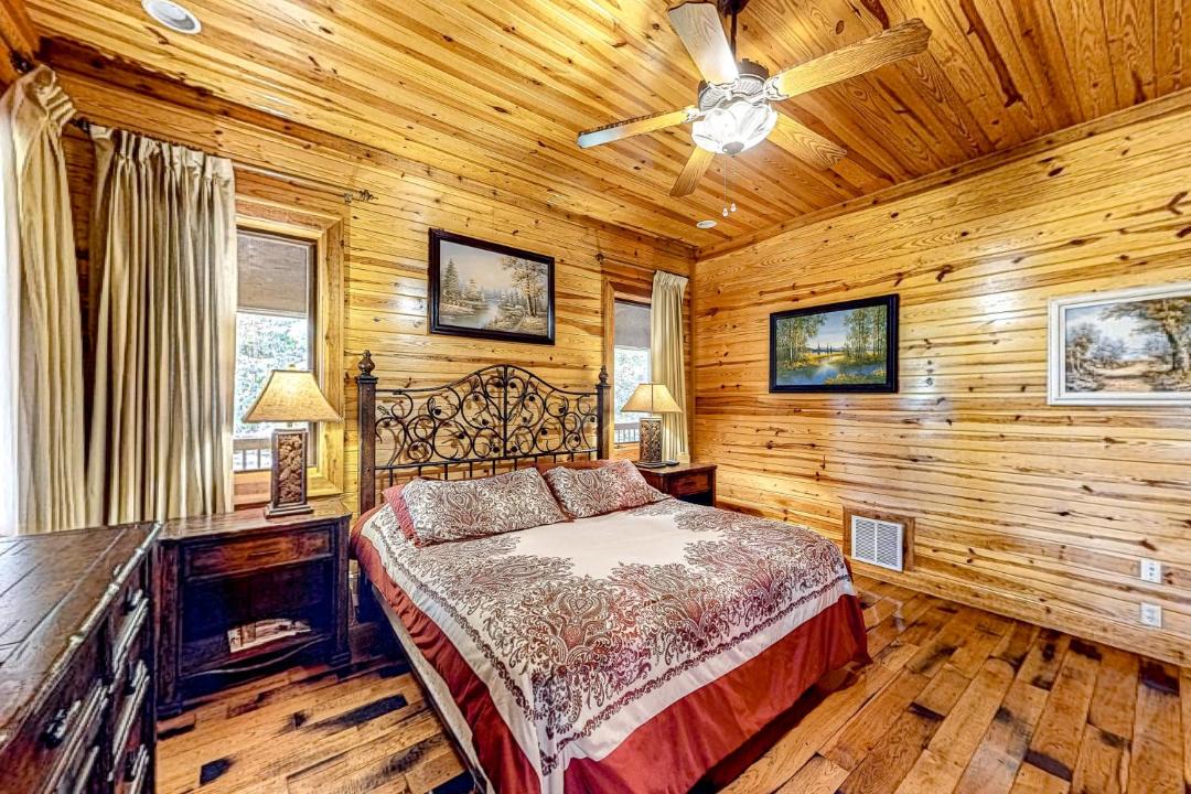 Photo of Bedroom in Tuckasegee