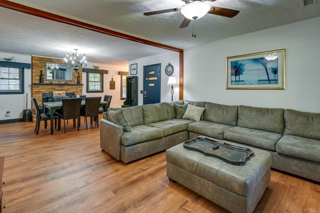 Photo of Livingroom in Olin