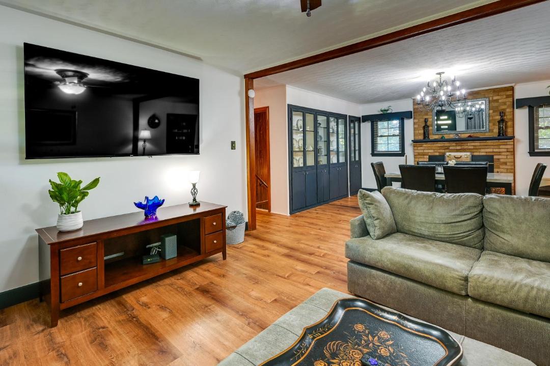 Photo of Livingroom in Olin