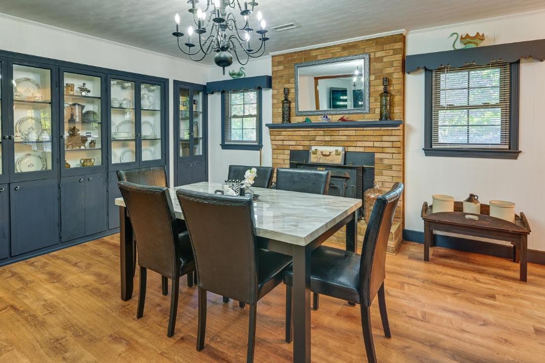 Photo of Livingroom in Olin