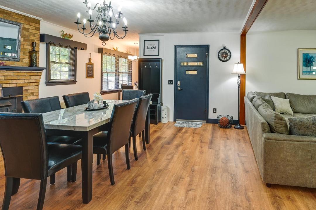 Photo of Livingroom in Olin
