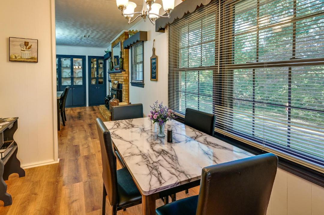 Photo of Livingroom in Olin