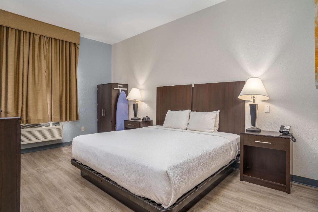 Photo of Bedroom in Cedar Point