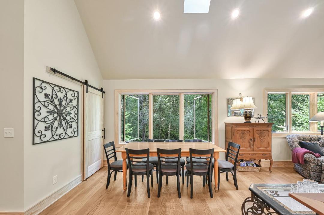 Photo of Livingroom in Weaverville
