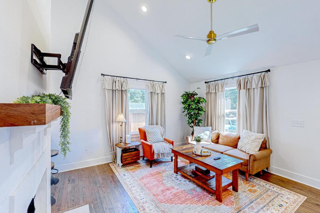 Photo of Livingroom in Talbot's Corner