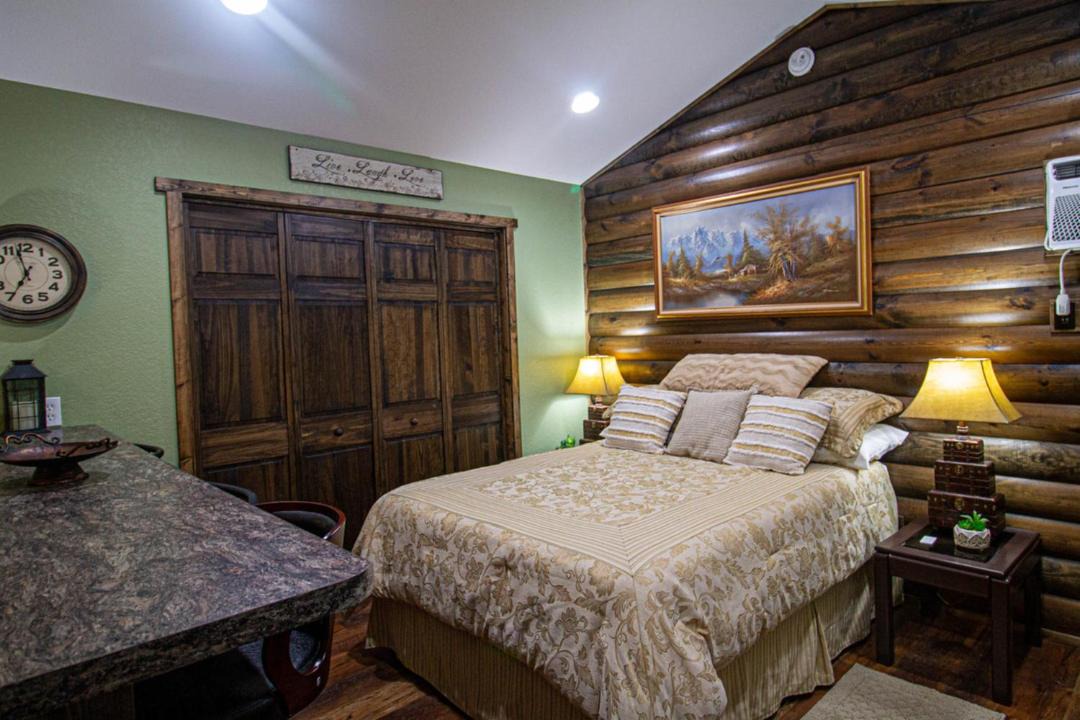 Photo of Bedroom in Robbinsville