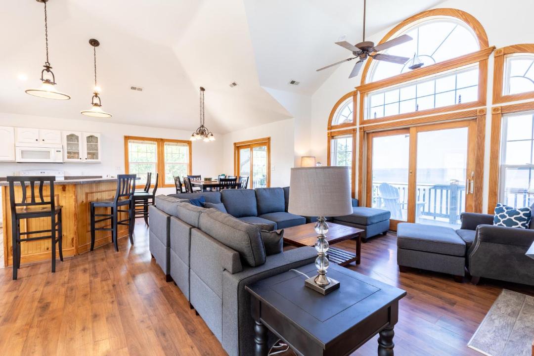 Photo of Livingroom in Monteray Shores