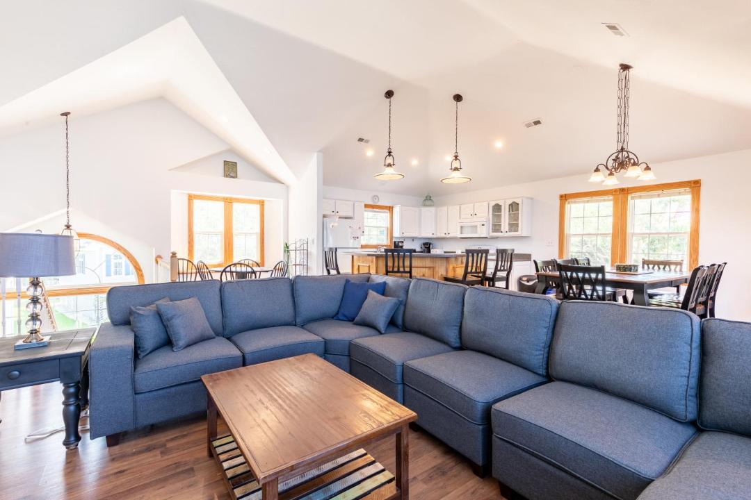 Photo of Livingroom in Monteray Shores