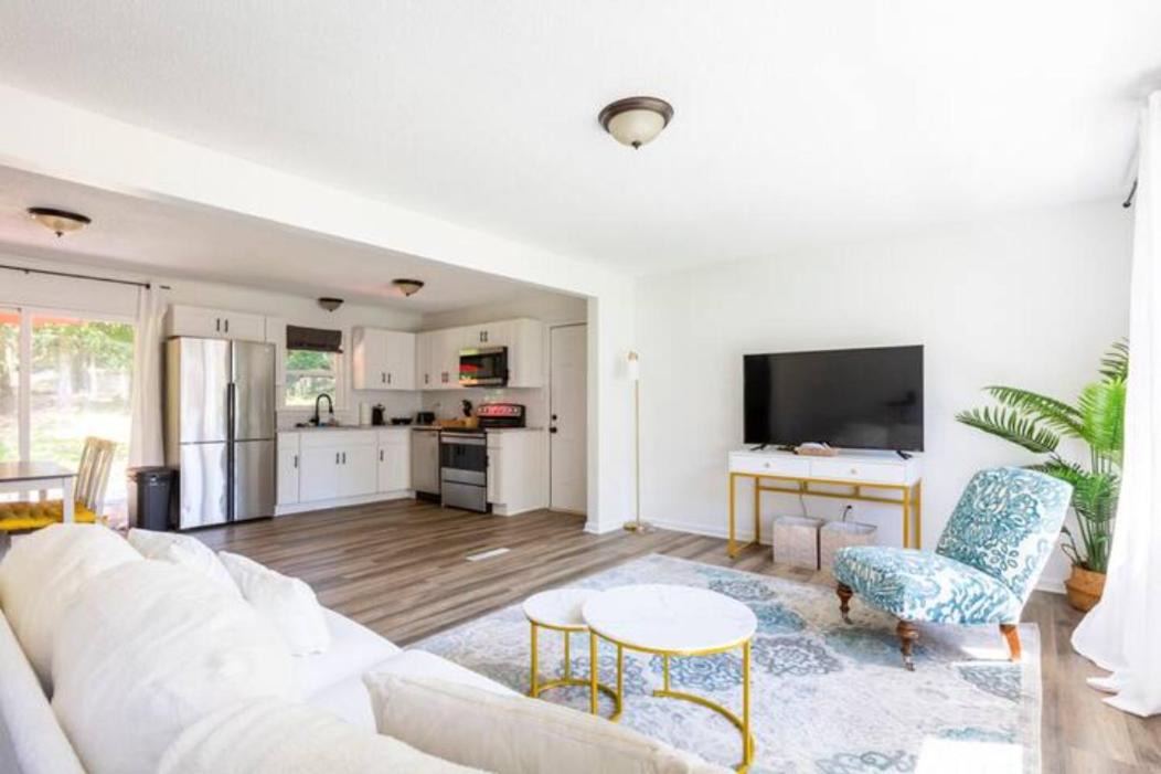 Photo of Livingroom in Newton