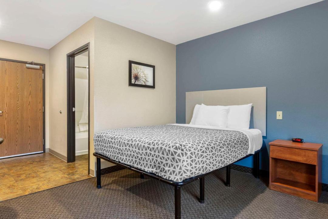 Photo of Bedroom in Garner