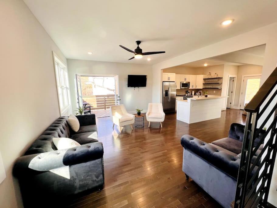 Photo of Livingroom in Woodfin