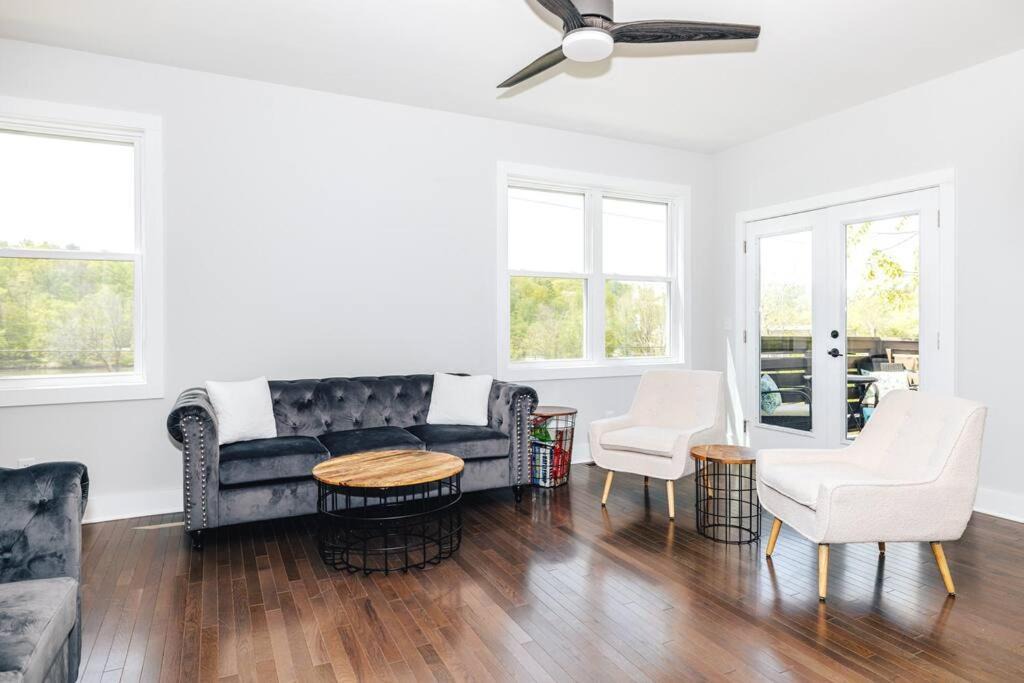Photo of Livingroom in Woodfin