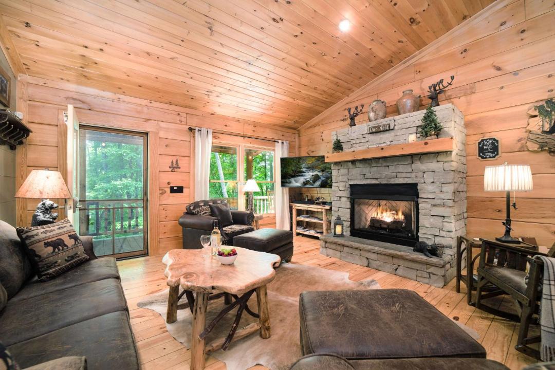 Photo of Livingroom in Cullowhee