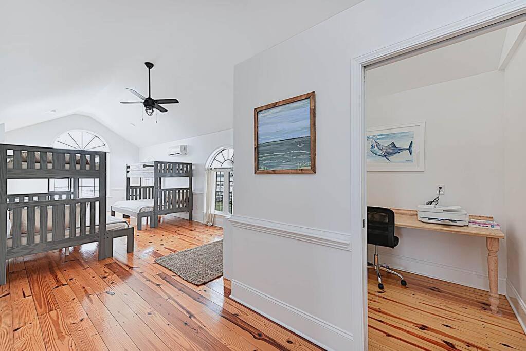 Photo of Livingroom in Sealevel