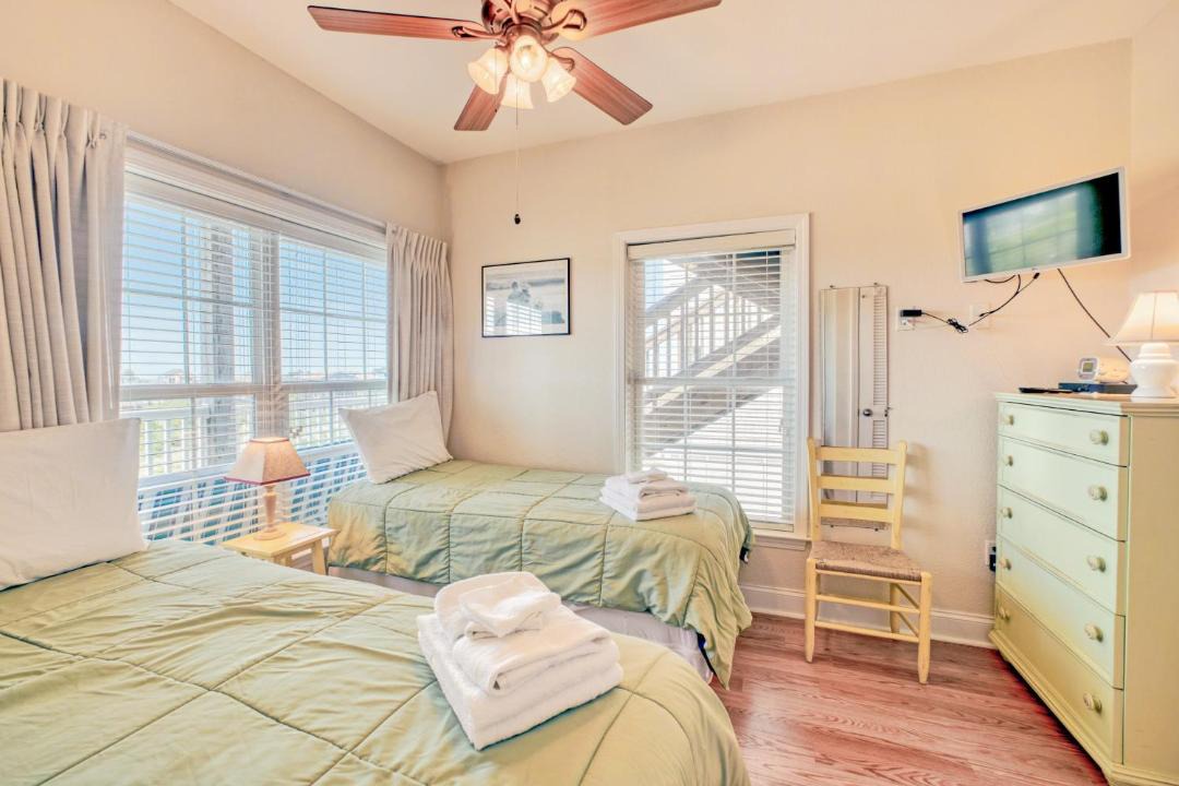 Photo of Bedroom in Hatteras