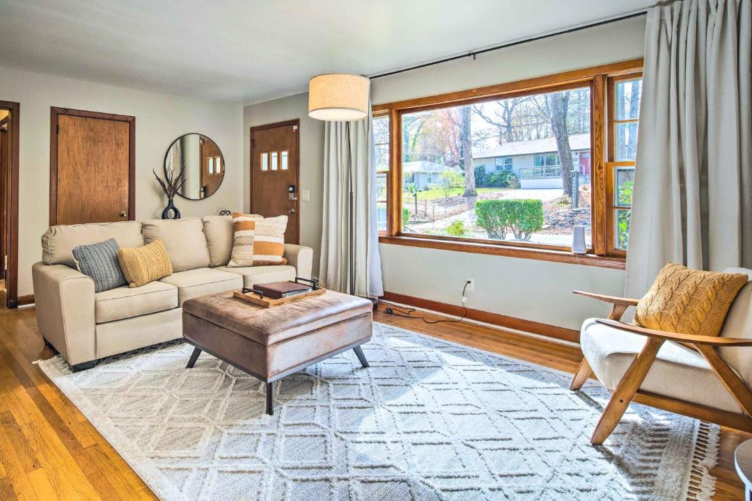 Photo of Livingroom in Hendersonville