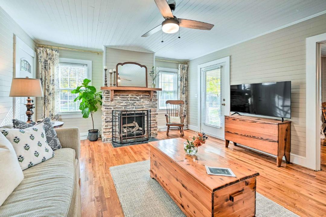 Photo of Livingroom in Browns Summit