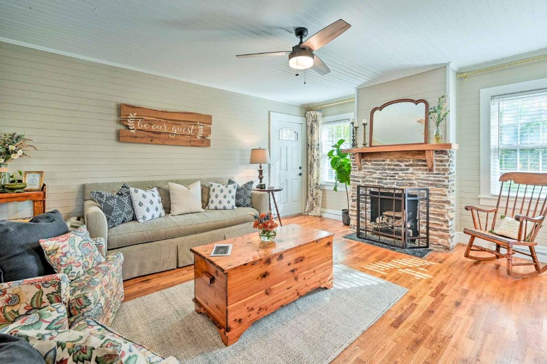 Photo of Livingroom in Browns Summit