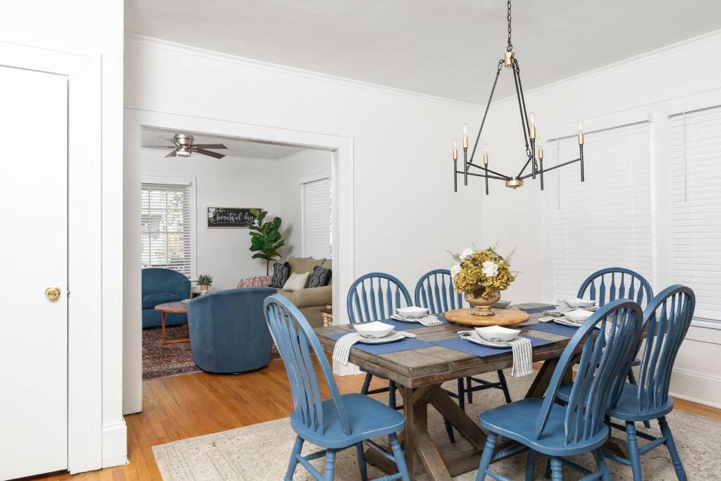 Photo of Livingroom in Cherry