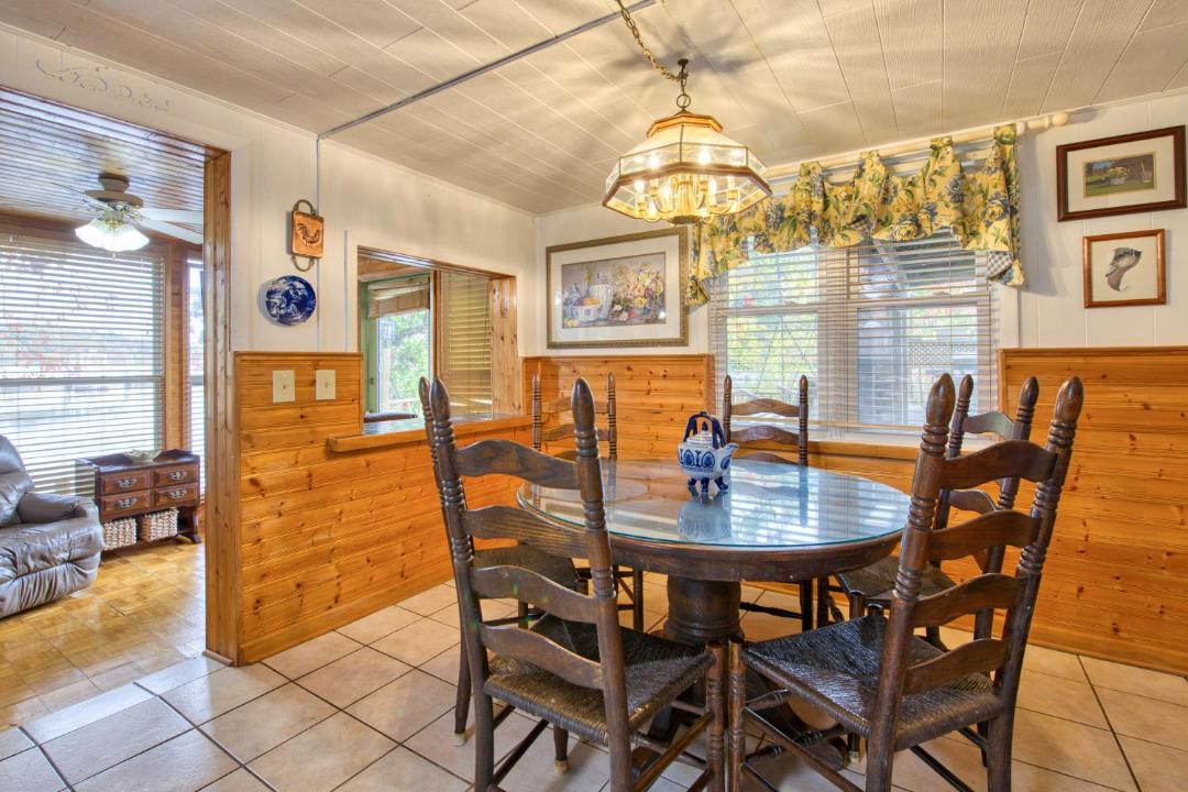 Photo of Livingroom in Sunset Cove