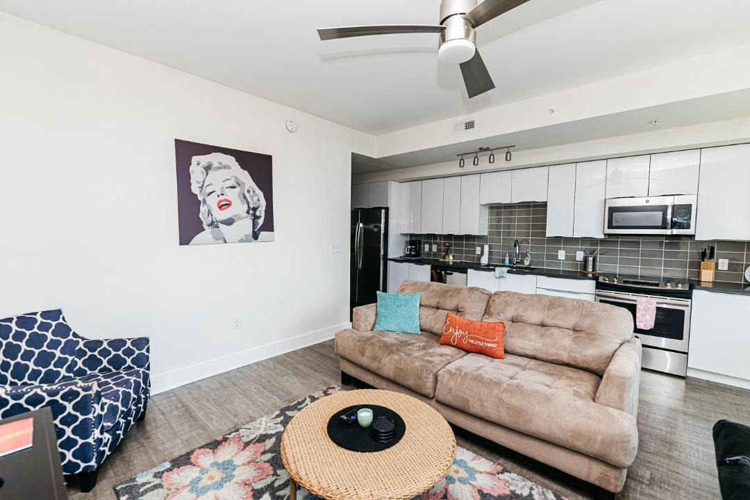 Photo of Livingroom in Charlotte Center City