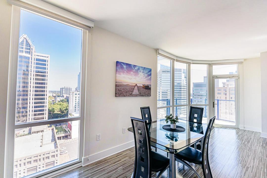 Photo of Livingroom in Charlotte Center City