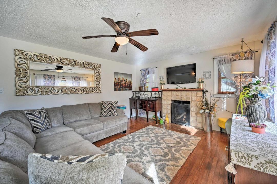 Photo of Livingroom in Winston - Salem