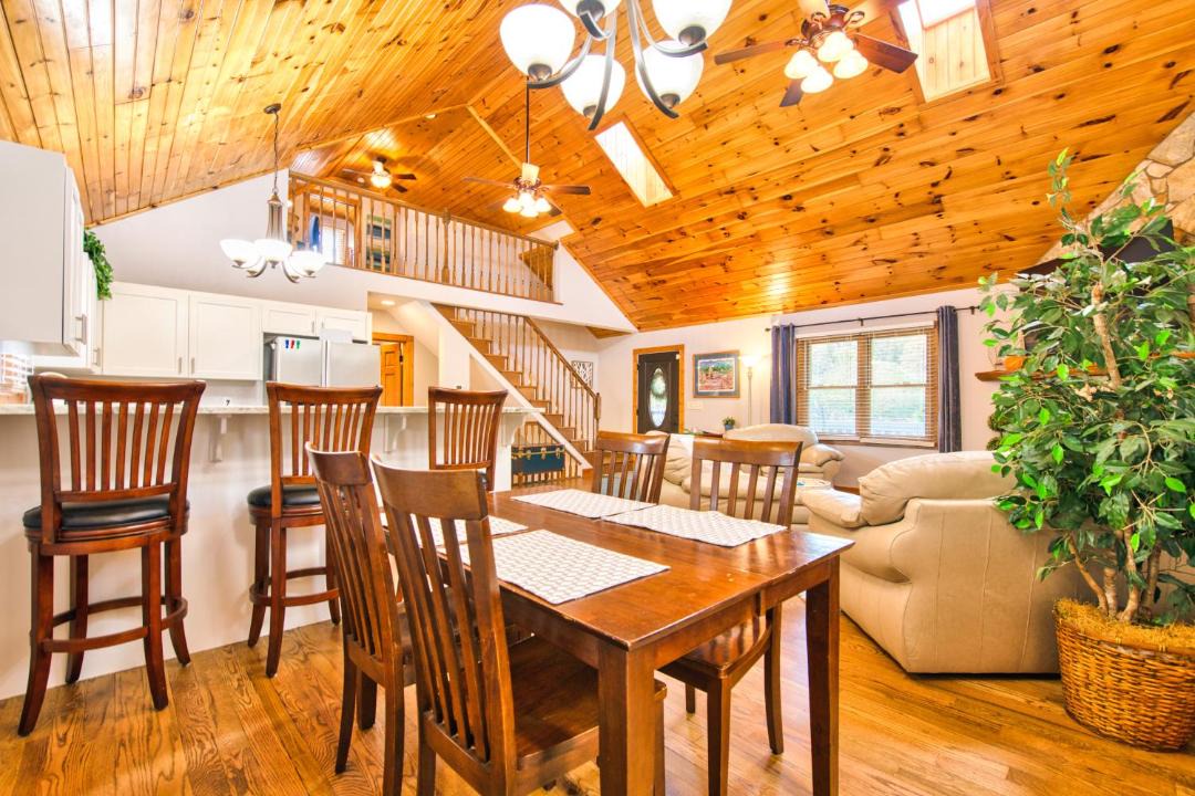 Photo of Livingroom in Horse Shoe