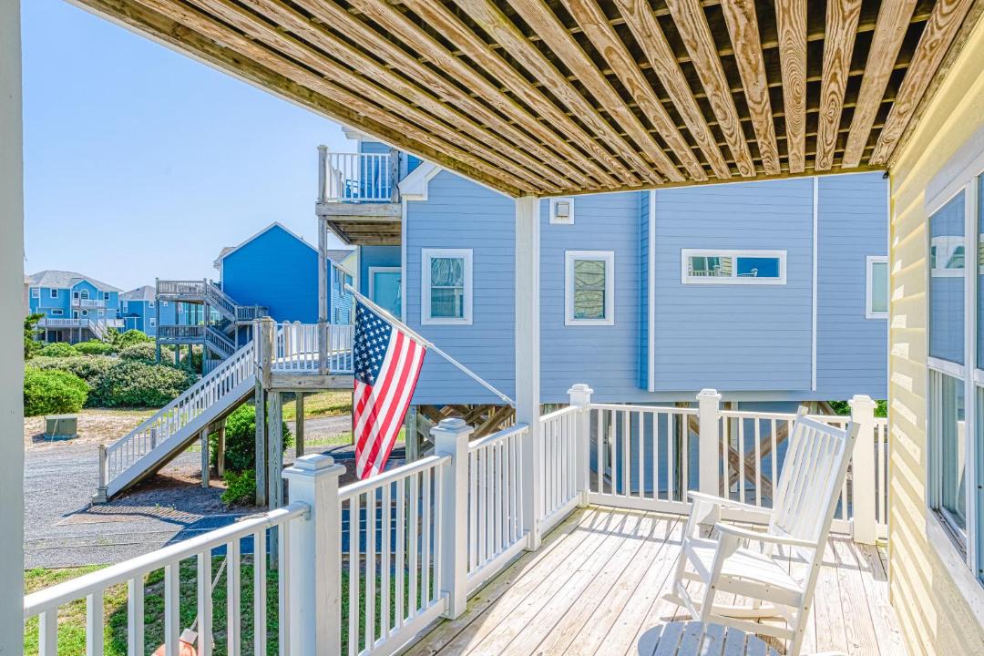 Photo of Patio Balcony in Village of Stump Sound