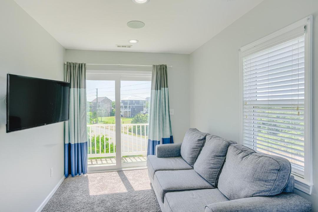 Photo of Livingroom in Village of Stump Sound