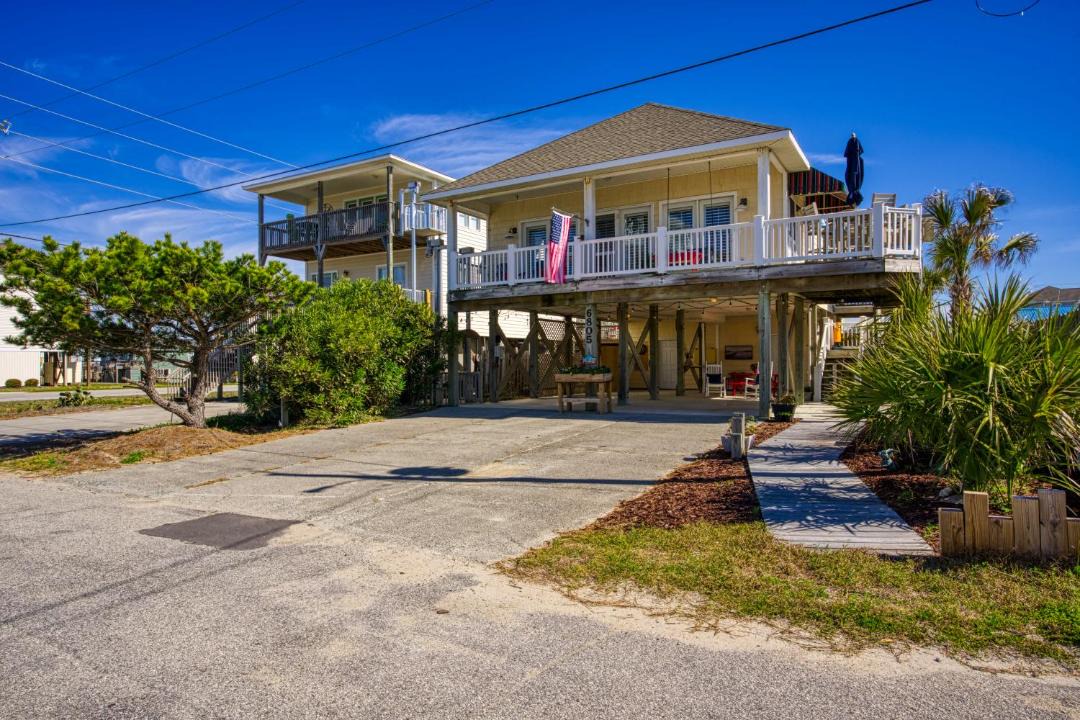 Photo of Buildings in North Topsail Beach