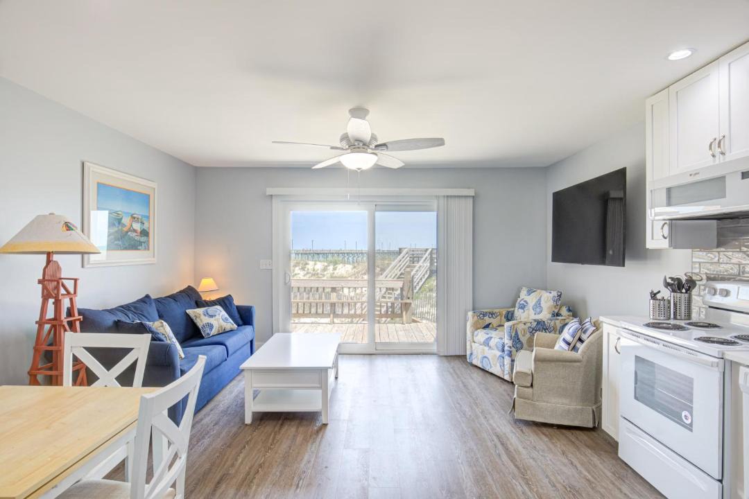 Photo of Livingroom in North Topsail Beach