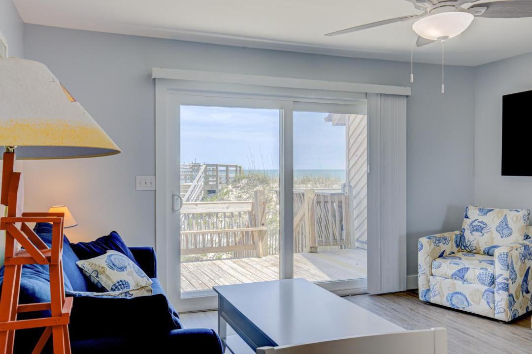 Photo of Livingroom in North Topsail Beach